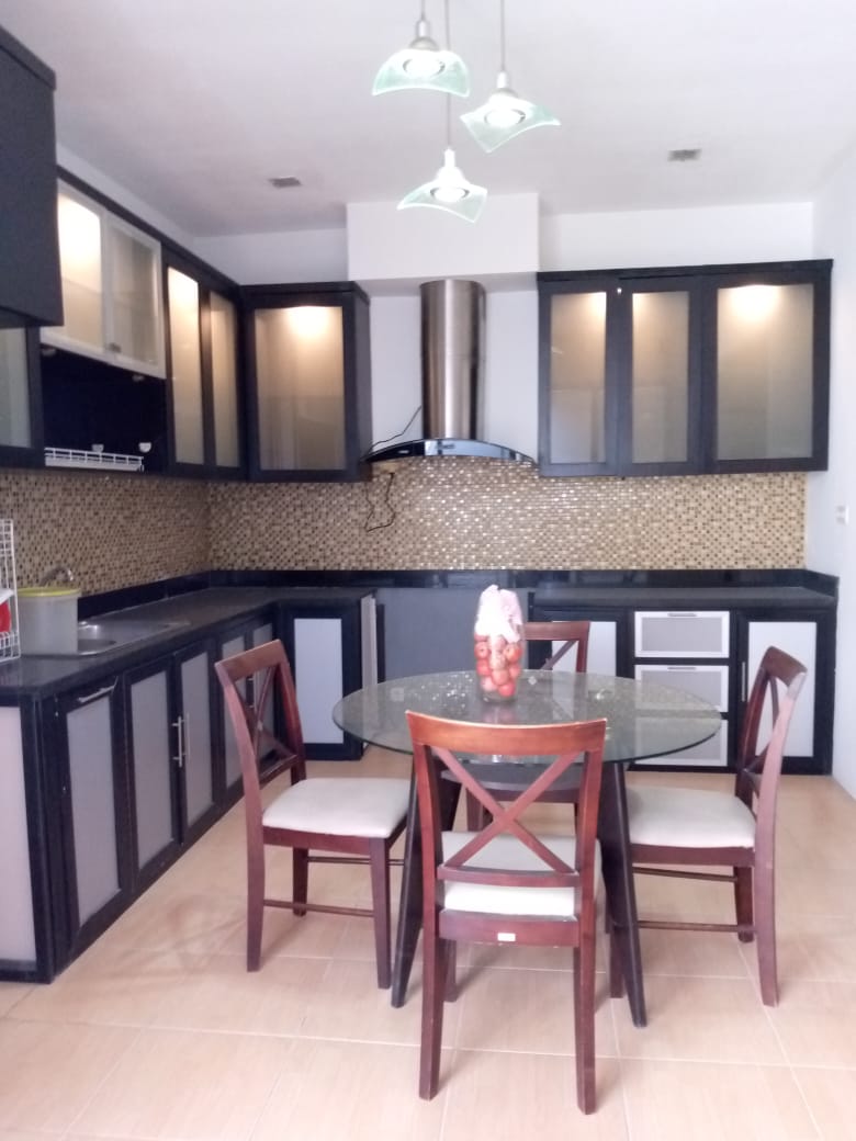 Rumah Dijual Siap Huni di Taman Napoli Lippo Cikarang